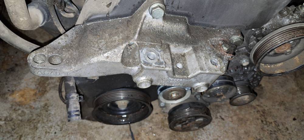 036199275E Volkswagen Golf 2000 Variklio kronsteinas ir Greiciu dezes kronsteinas - Thumbnail 3