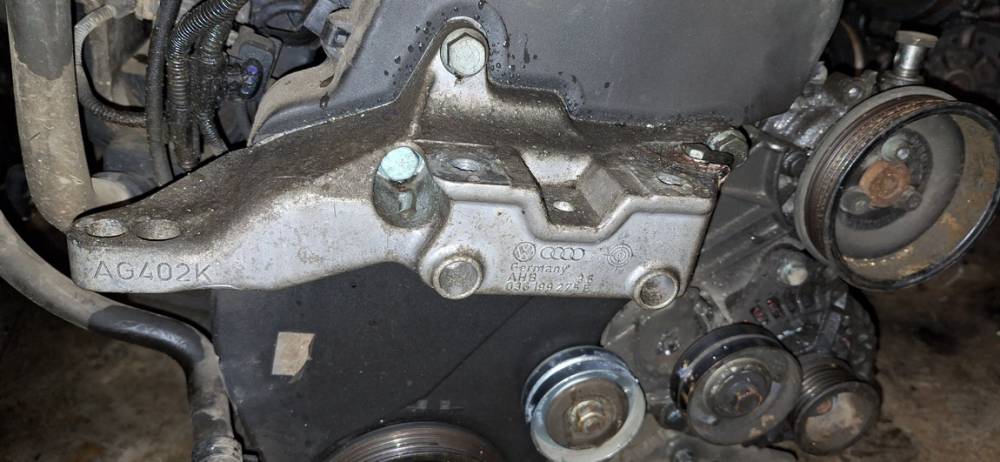 036199275E Volkswagen Golf 2000 Engine Mount Bracket and Gearbox Mount Bracket