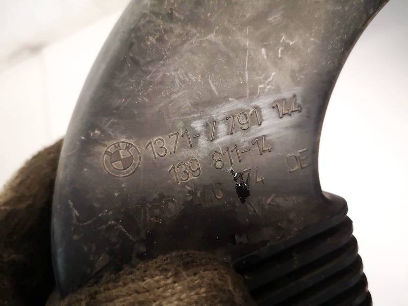 13717791144 BMW X5 2004 Douille Filtre à Air Aspiration - Thumbnail 3