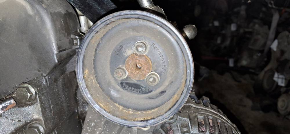 030145269A Volkswagen Golf 2000 Pump assembly - Power steering pump - Thumbnail 2