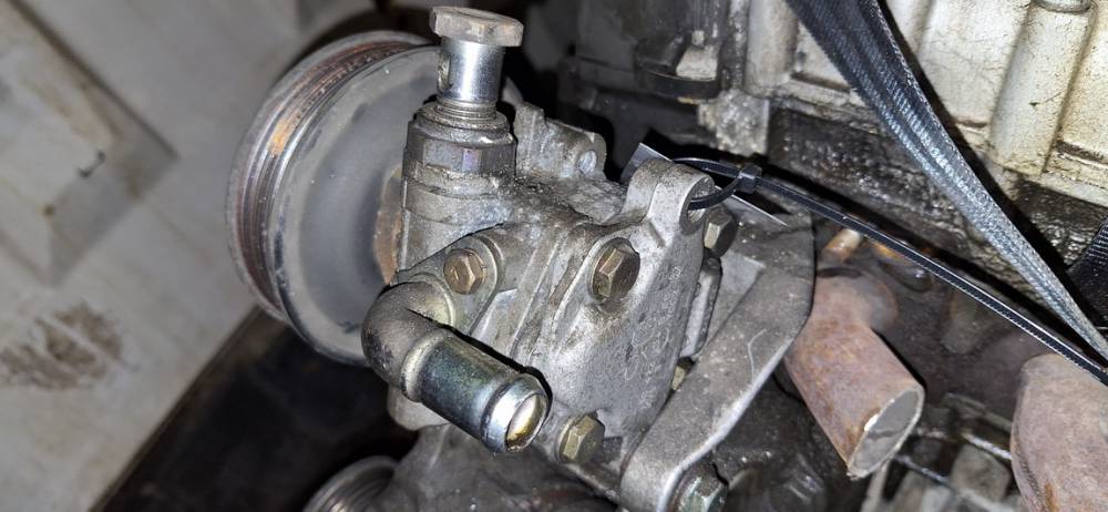 030145269A Volkswagen Golf 2000 Pump assembly - Power steering pump - Thumbnail 3