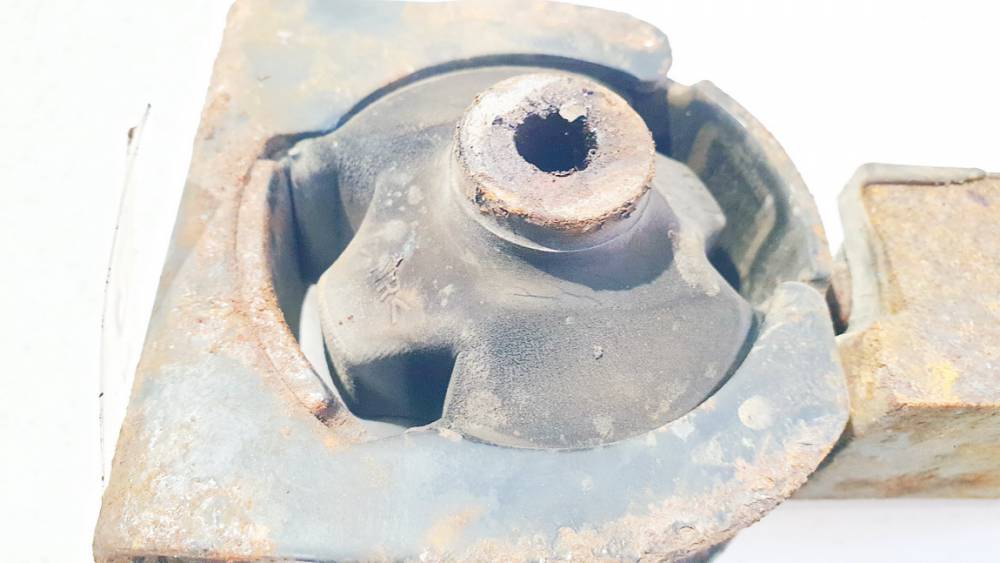 Toyota Corolla 2003 Moottorin moottorituki - Thumbnail 3