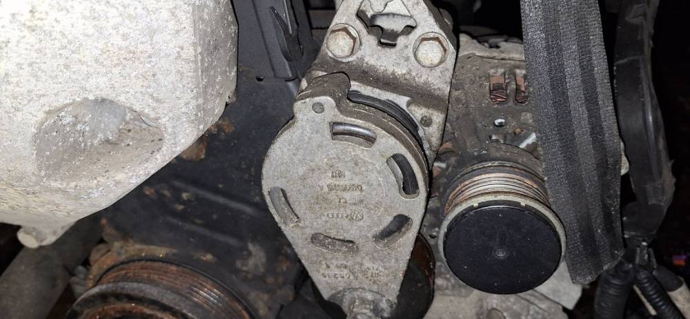 045903315A Skoda Roomster 2008 Ролик-натяжитель ручейкового ремня