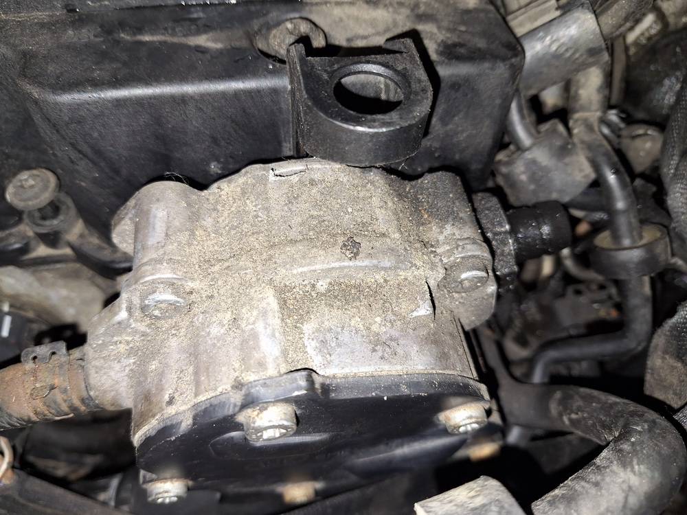 Volkswagen Passat 2006 Jarrujen tyhjiöpumppu - Thumbnail 2