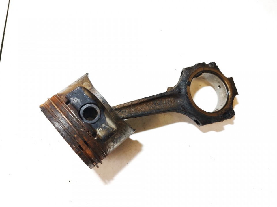 Ford Galaxy 1996 Piston and Conrod (Connecting rod)