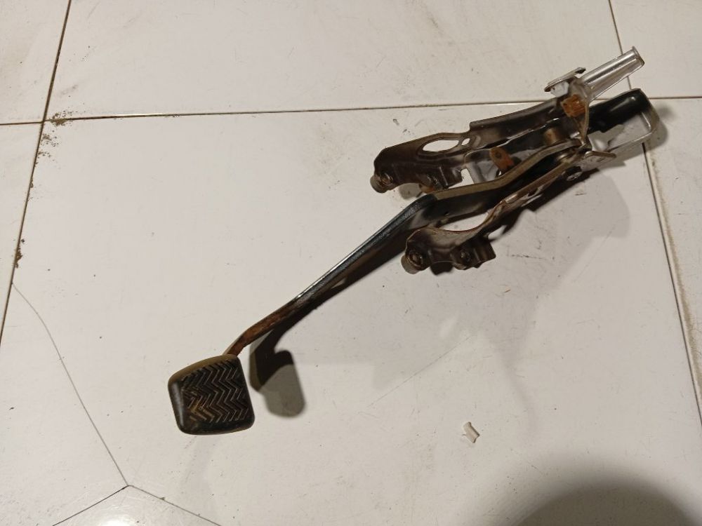 Toyota Auris 2007 Pedal work, Brake pedal, Pedal bracket, Clutch pedal