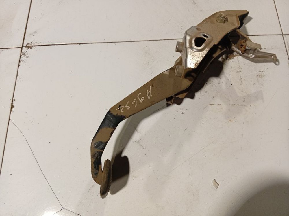 Toyota Auris 2007 Pedał hamulca - Thumbnail 3