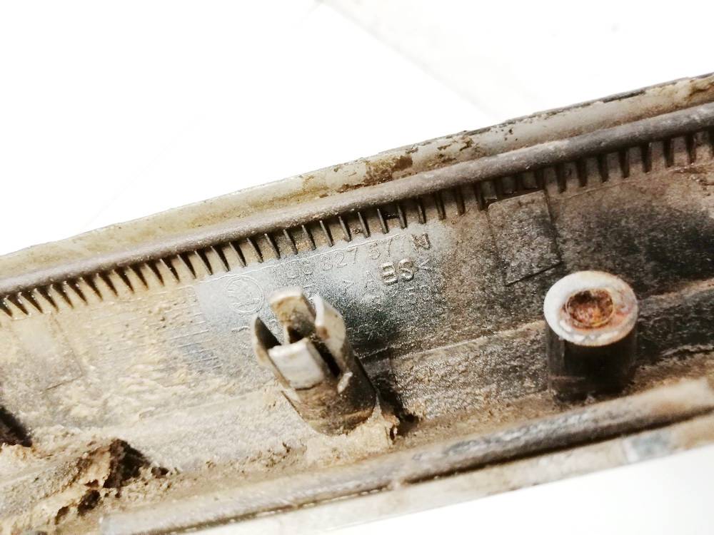 1U6827577 Skoda Octavia 2003 Zewnętrzne wykończenie tylnej klapy (oświetlenie tablicy rejestracyjnej) - TYLNE - Thumbnail 3