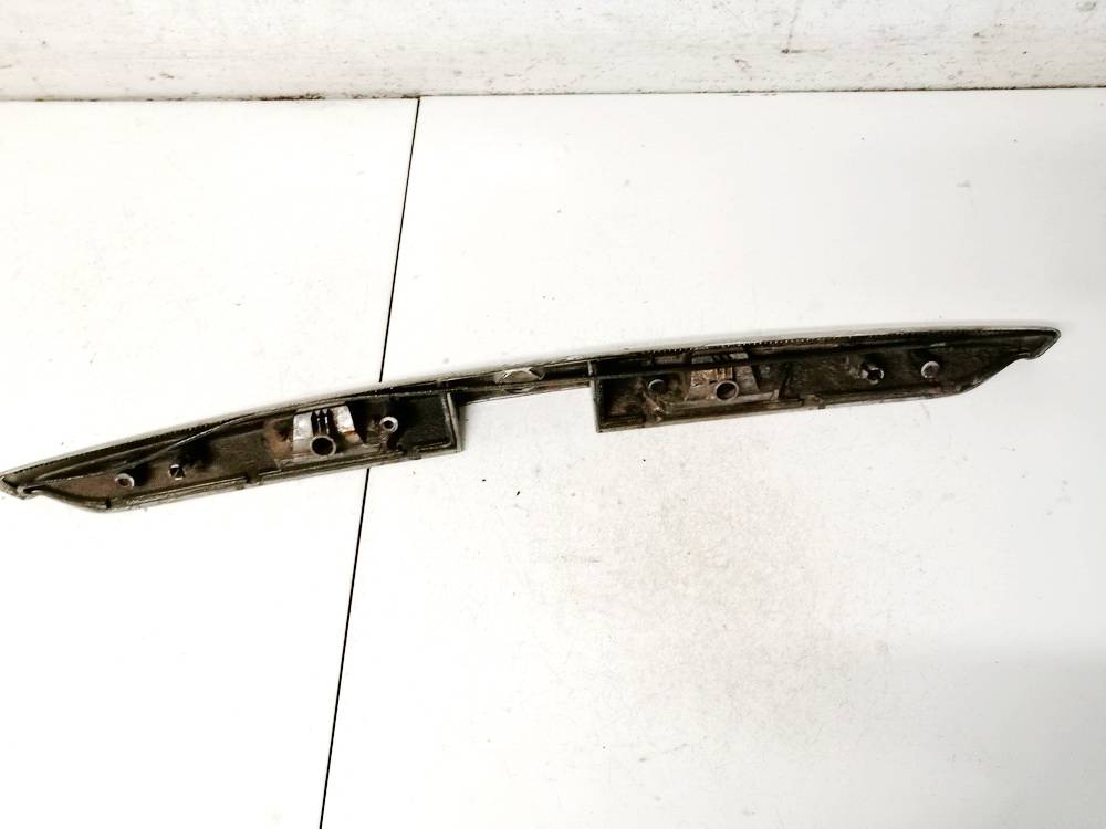 1U6827577 Skoda Octavia 2003 Zewnętrzne wykończenie tylnej klapy (oświetlenie tablicy rejestracyjnej) - TYLNE - Thumbnail 2