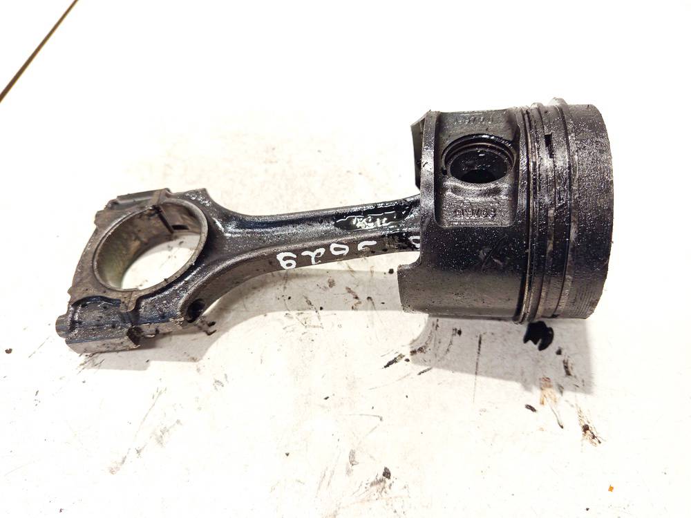 Mercedes-Benz E-CLASS 1996 Piston and Conrod (Connecting rod)