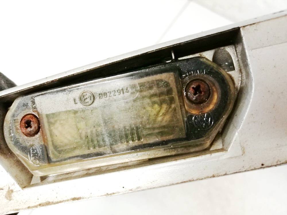 E10022914 Skoda Octavia 2003 Oświetlenie tablicy rejestracyjnej - TYLNE - Thumbnail 3