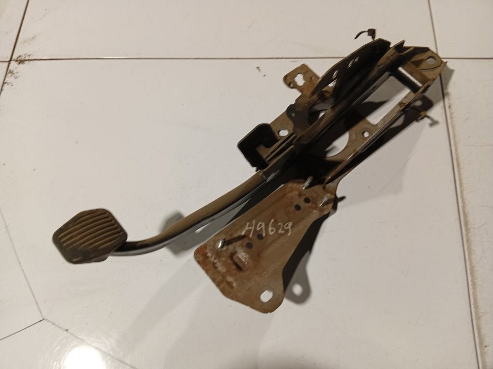 4N512467CE Volvo V50 2005 Stabdziu pedalas