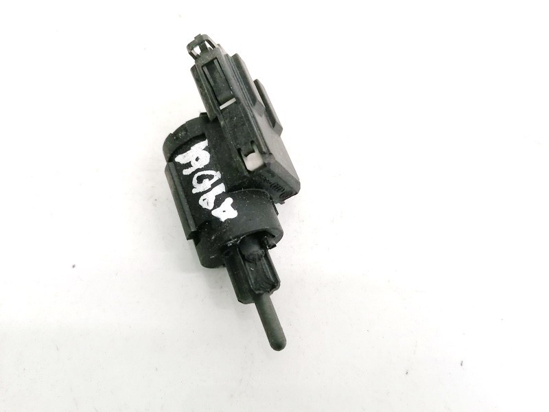 3B0945511C Volkswagen Golf 1998 Stabdziu zibintu daviklis (rele-varlyte) - Thumbnail 3