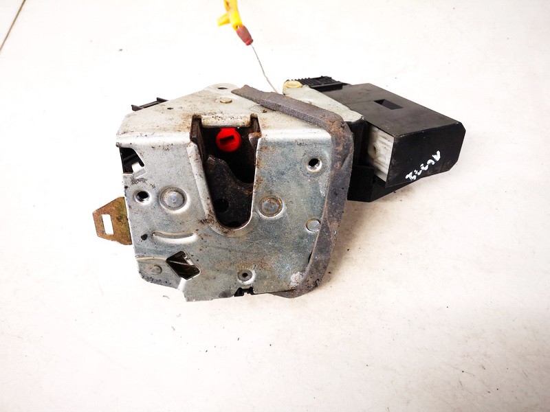 BMW 5-Series 1998 Durvju slēdzene