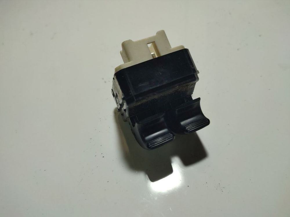 202005062 Volkswagen Polo 2009 Stiklo valdymo mygtukas (lango pakeliko mygtukai)