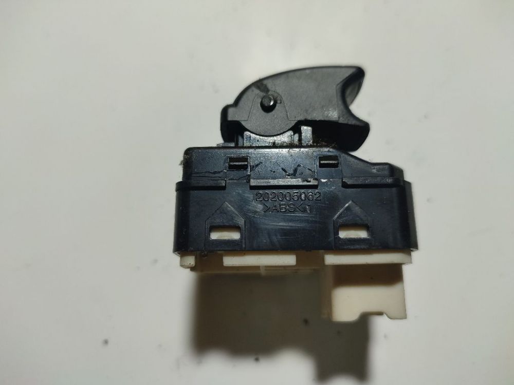 202005062 Volkswagen Polo 2009 Stiklo valdymo mygtukas (lango pakeliko mygtukai) - Thumbnail 2