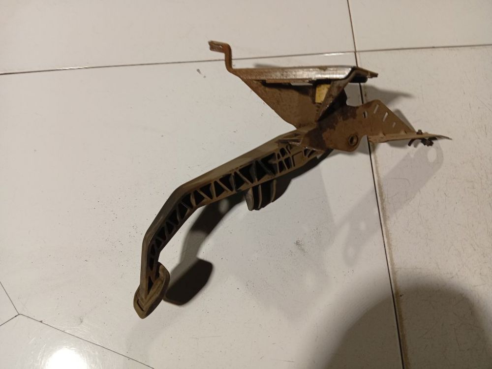 4N517B633EH Volvo V50 2005 Pedal work, Brake pedal, Pedal bracket, Clutch pedal