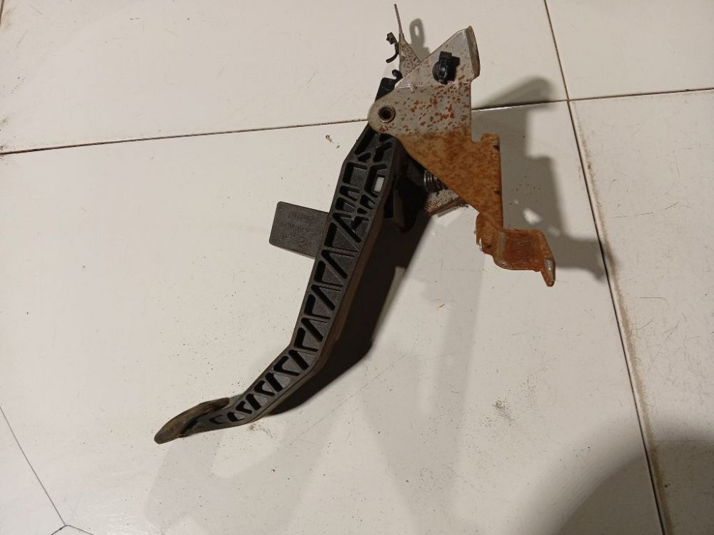 4N517B633EH Volvo V50 2005 Pedal work, Brake pedal, Pedal bracket, Clutch pedal - Thumbnail 3