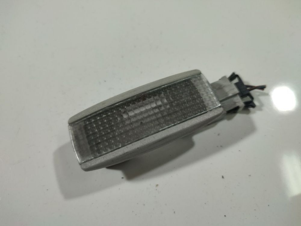 3B094711B Volkswagen Passat 1997 Interior lighting