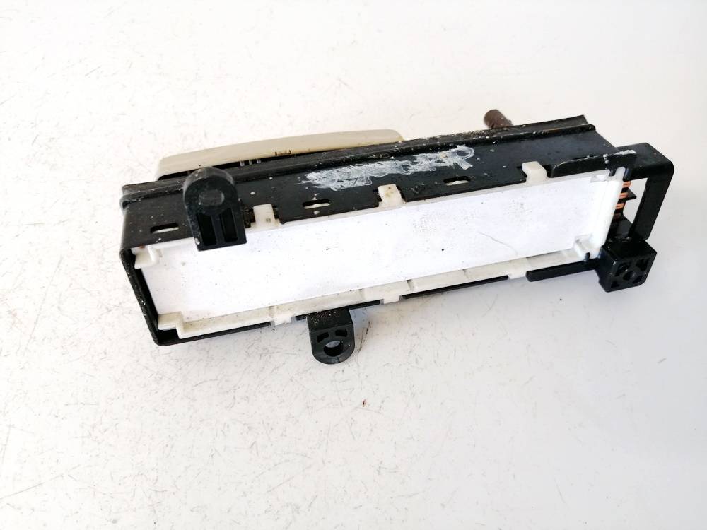 18A011 Lexus RX - CLASS 2000 Istuimen säätöpainike - Thumbnail 2