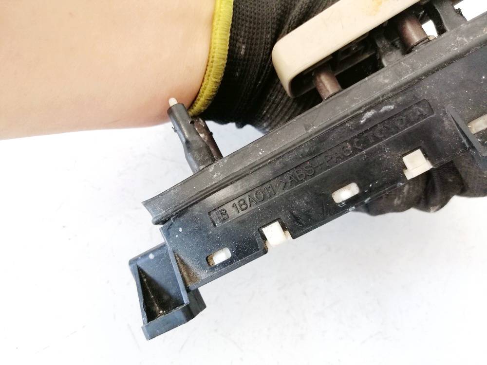 18A011 Lexus RX - CLASS 2000 Istuimen säätöpainike - Thumbnail 3