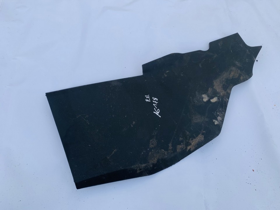 68920JD000 Nissan Qashqai 2009 Wykończenie wnętrza (plastikowe elementy)