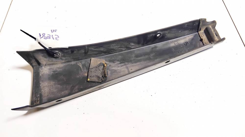 1P0853289B Seat Leon 2008 Listón embellecedor de la ventana de la puerta - DELANTERO DERECHO - Thumbnail 2