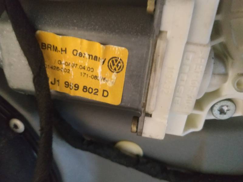 1J1959802D Volkswagen Golf 2000 Window Motor - FRONT LEFT - Thumbnail 2