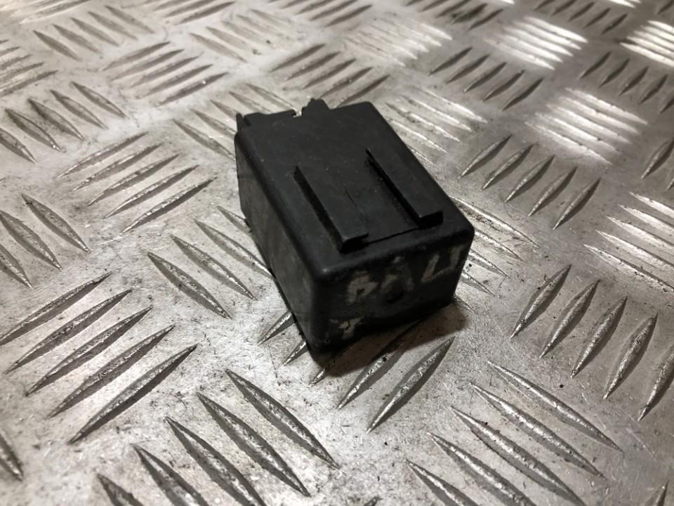 MR122496 Mitsubishi Pajero 1995 Rele