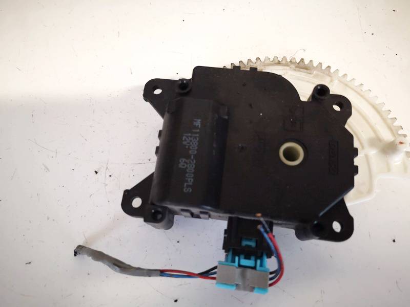 MF1138002800PLS Toyota Auris 2013 кронштейн моторчика заслонки отопителя - Thumbnail 2