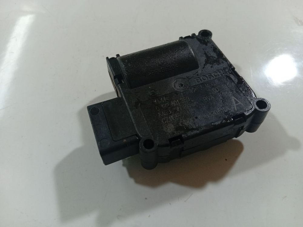 0132801359 Audi A6 2008 Lämmittimen läppämotor - Thumbnail 2