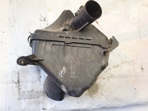 1770127180 Toyota Avensis Verso 2003 Air filter box