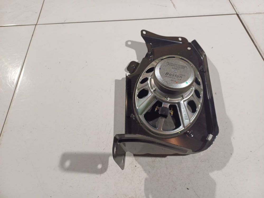 P05059063AC Chrysler 300C 2005 Speaker (audio) - Thumbnail 3