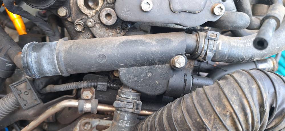 038121132D Volkswagen Passat 2007 Thermostat Housing (Flange)