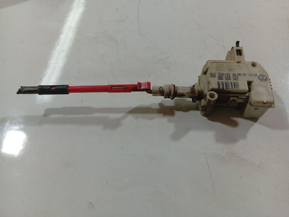 3B0810773 Volkswagen Passat 1997 Central locking motor - Thumbnail 2