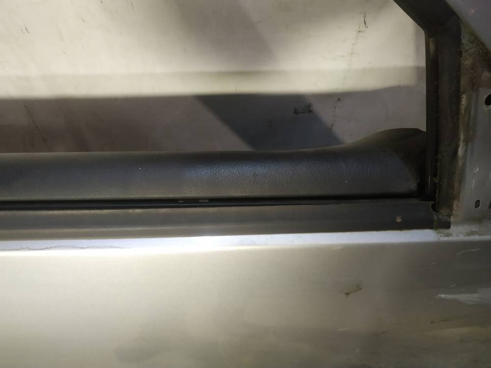 Volkswagen Bora 2003 Glass Trim Molding-weatherstripping - FRONT RIGHT - Thumbnail 3
