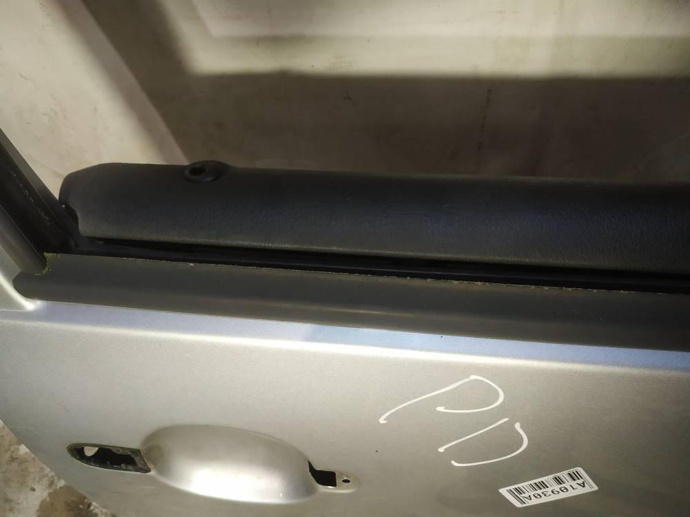 Volkswagen Bora 2003 Glass Trim Molding-weatherstripping - FRONT RIGHT - Thumbnail 2