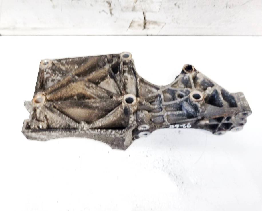 038803143 Volkswagen Caddy 2007 Wspornik silnika