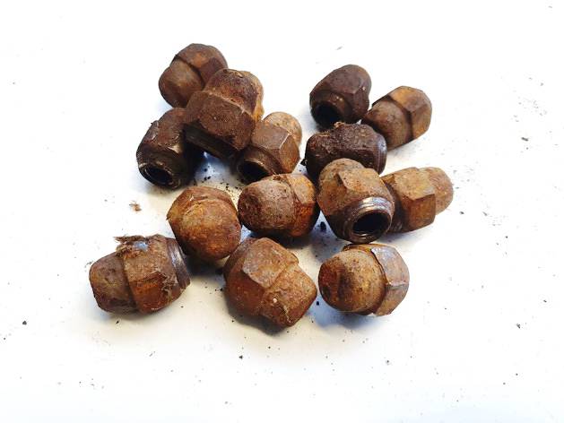 Mitsubishi Colt 1996 Zestaw śrub kół - Thumbnail 2