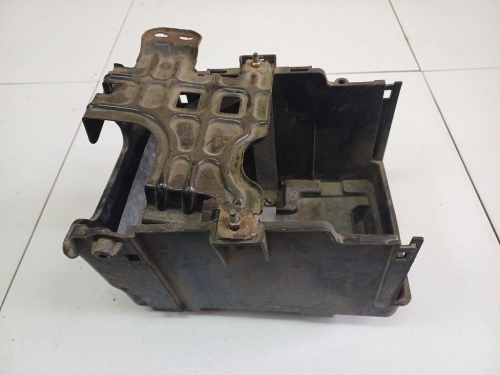 8V2110718 Ford Fiesta 2009 Deckel für Batterie Abdeckung Verkleidung - Thumbnail 3