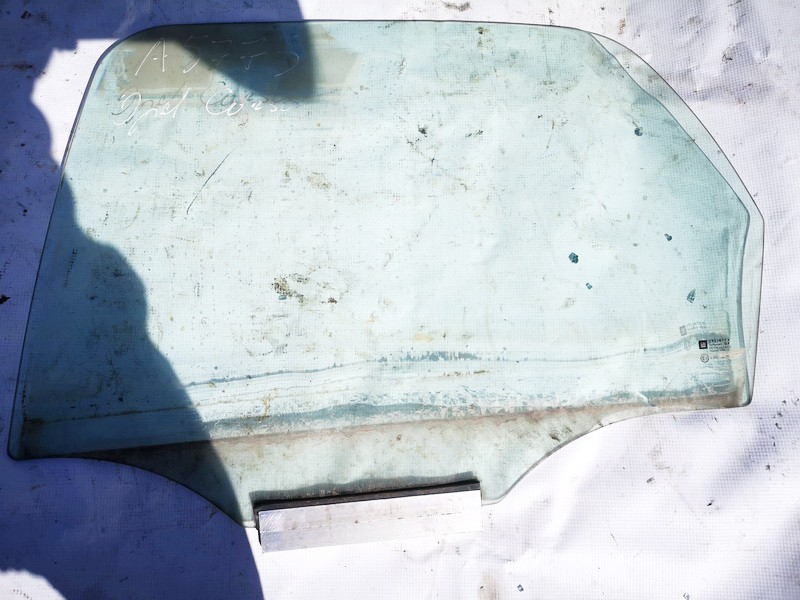 Opel Corsa 2005 Oven lasi - TAKANA VASEMMALLA