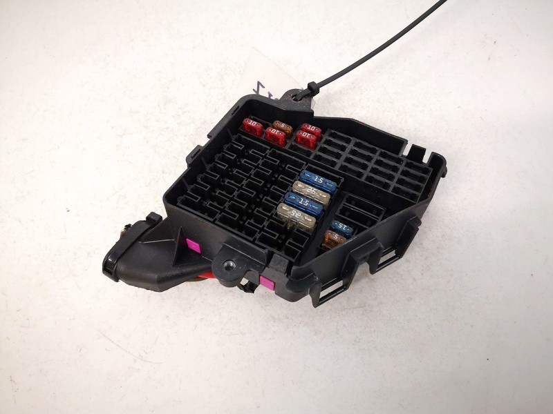 8D1941824 Audi A8 2003 Fuse box