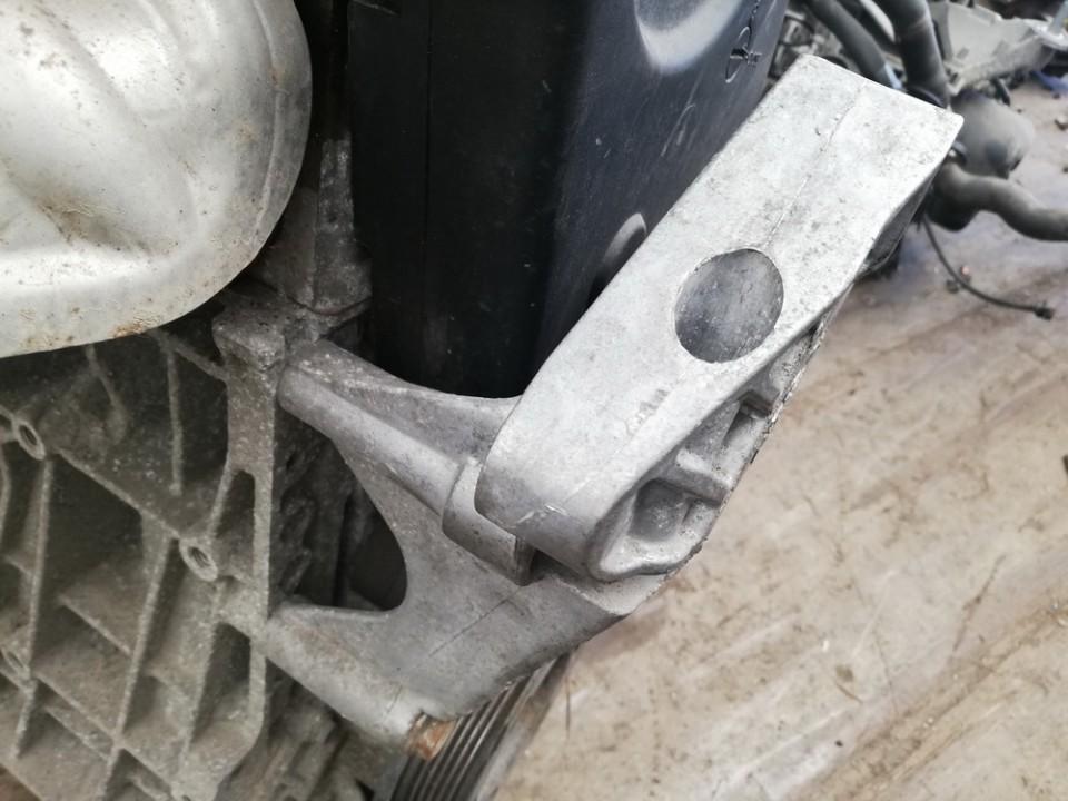 03G199207A Volkswagen Touran 2004 Variklio kronsteinas ir Greiciu dezes kronsteinas - Thumbnail 2