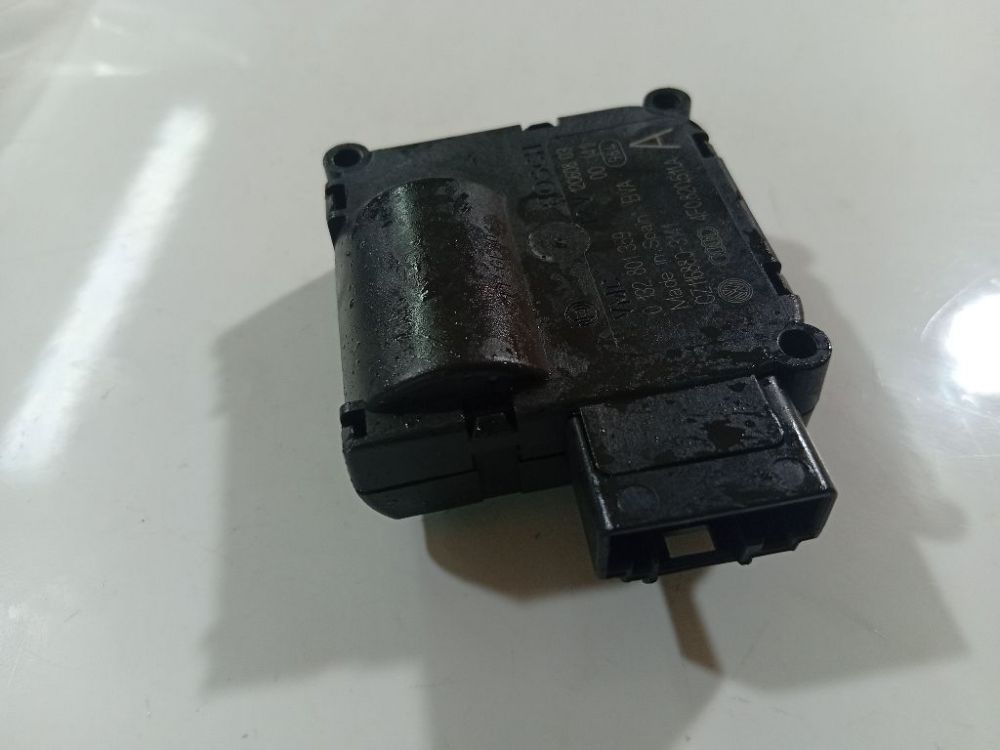 0132801359 Audi A6 2008 Peciuko sklendes varikliukas - Thumbnail 2