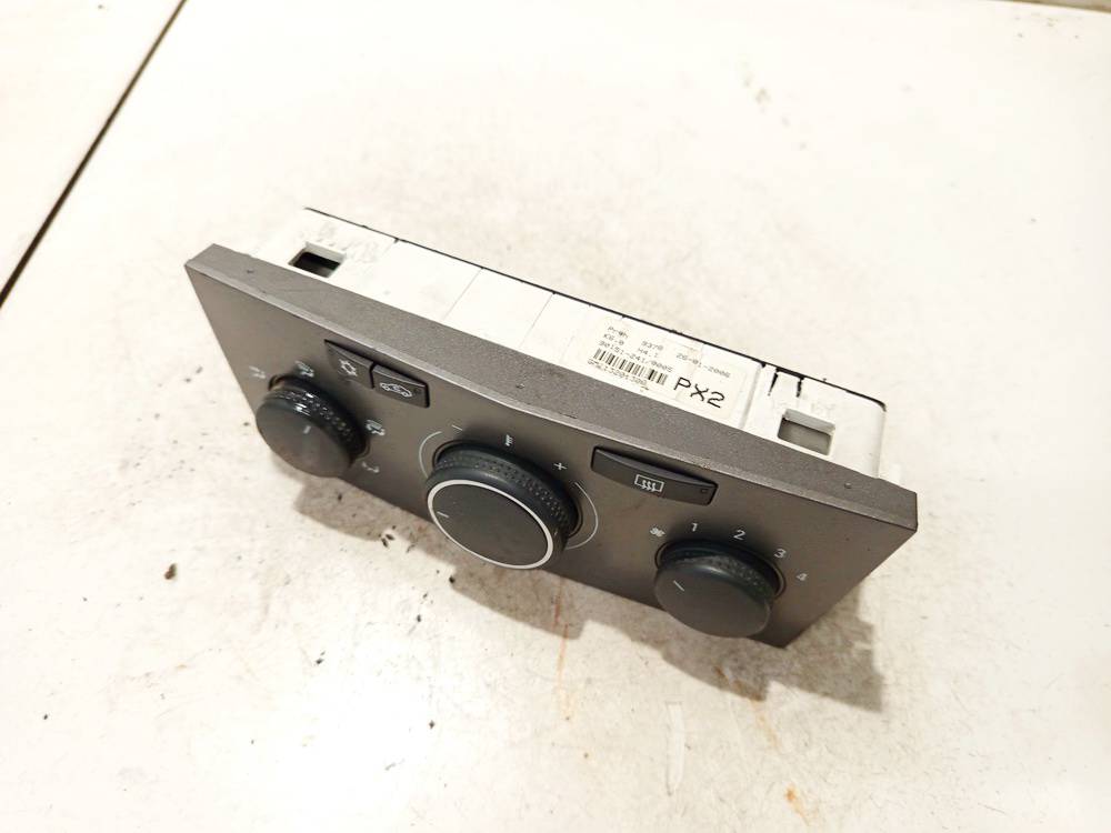 13201300 Opel Astra 2006 Climate Control Panel (heater control switches)
