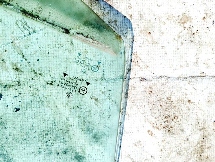 AS2 Volkswagen Golf 1999 Door-Drop Glass - FRONT RIGHT - Thumbnail 3