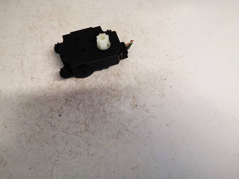 N101980GE Renault Megane 2012 Actionneur moteur volet ventilateur chauffage - Thumbnail 2