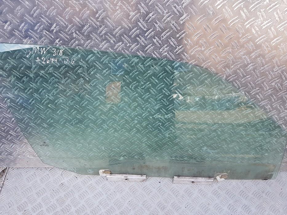 BMW 3-Series 1994 Боковое окно - передний правый