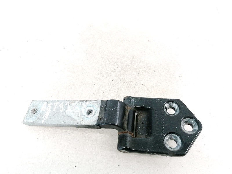 2K0827151A Volkswagen Caddy 2005 Aizmugurējā vāka eņģe - AIZMUGURE PA KREISI