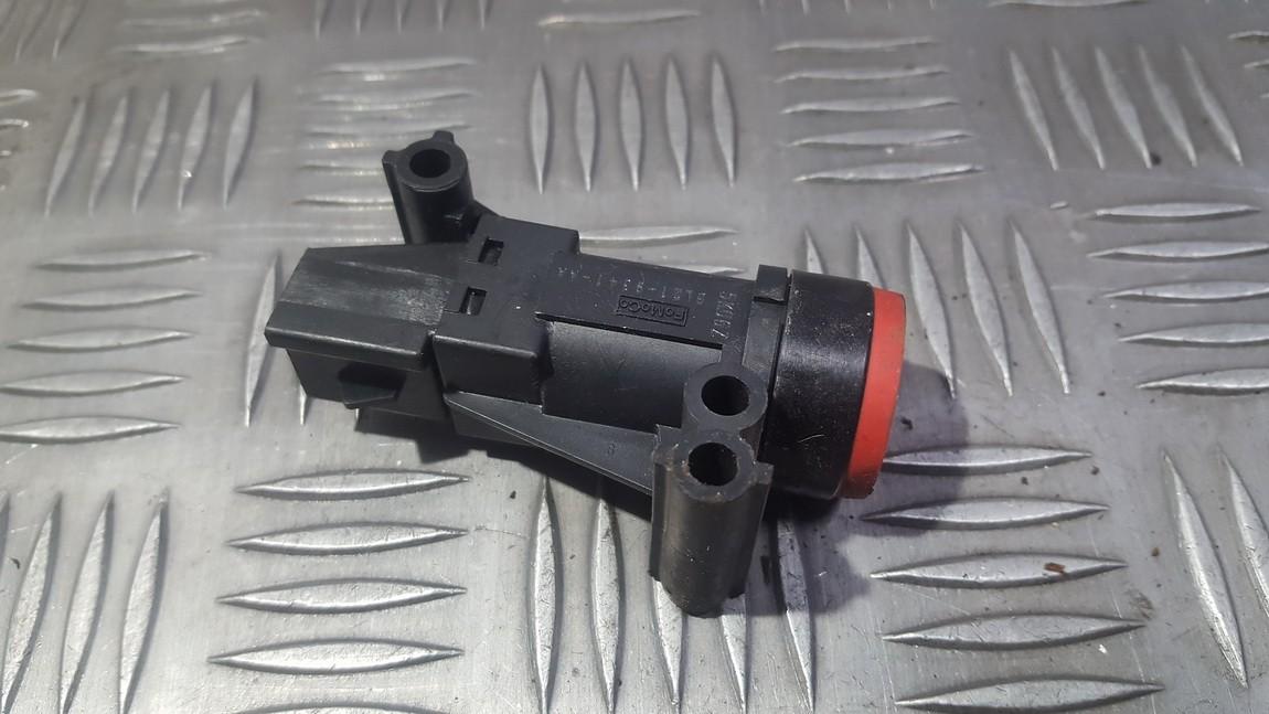5L2T9341AA 5L2T9341AA, 5K06Z Inertia fuel cut off switch (FUEL CUT OFF SWITCH) Ford Focus 2005 1